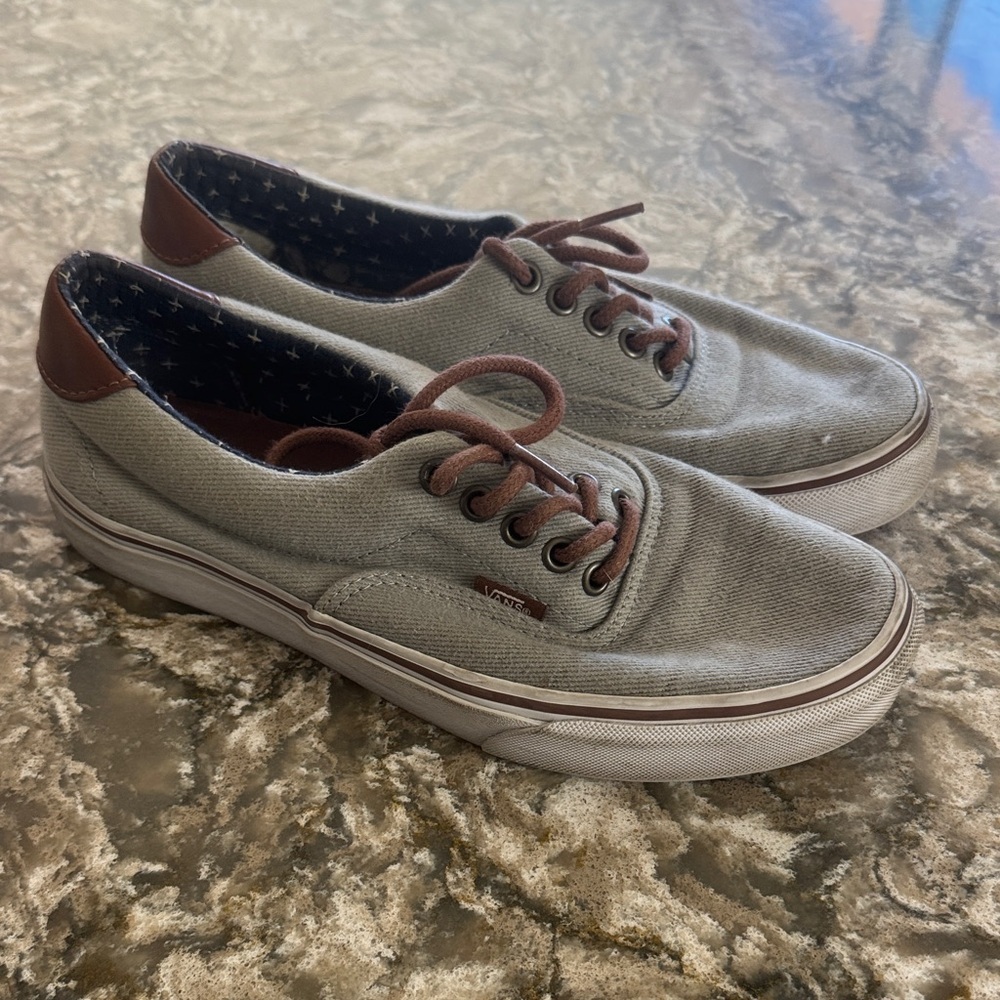 Vans Men's Gray Canvas Sneakers with Brown Trim / Q5